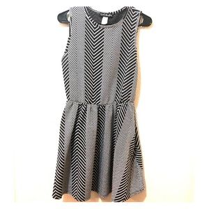 ✨ Flared geometric design dress